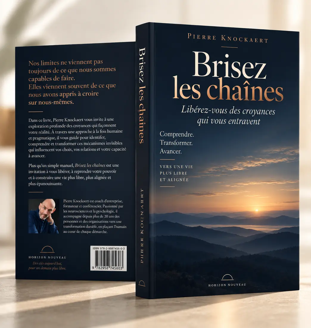 Livre Brisez les chaînes de Pierre Knockaert, présenté en trois dimensions avec sa couverture, sa tranche et sa quatrième de couverture